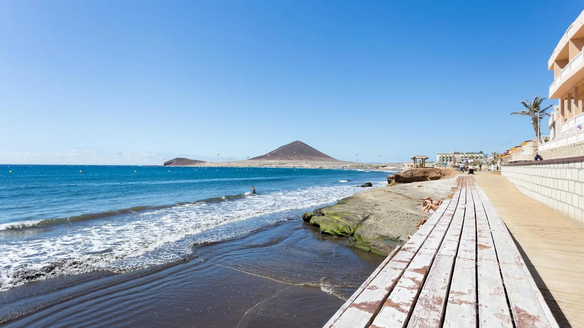Comfy Beachfront Retreat El Medano, Terrace & Pool El Medano (Tenerife)