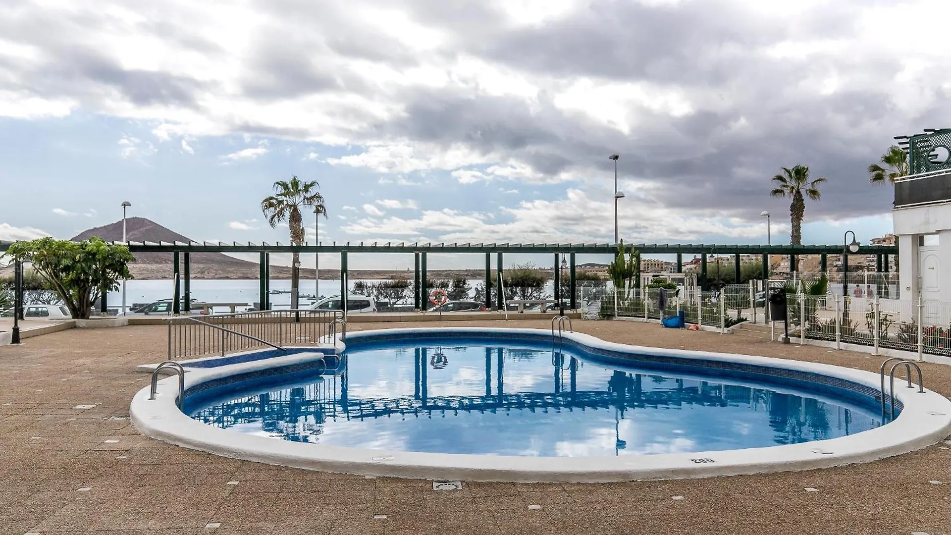 Apartment Comfy Beachfront Retreat El Medano, Terrace & Pool Spain